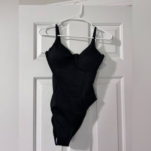 Good American show off compression one-piece size 2 (M)